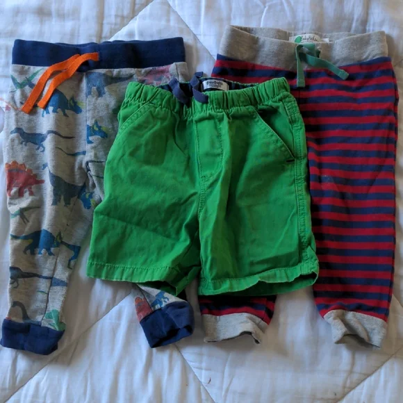 Colorful Dinosaur Print Kids Pajama Set - Picture 3 of 3